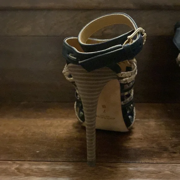 Coach leather heels - Picture 3 of 5